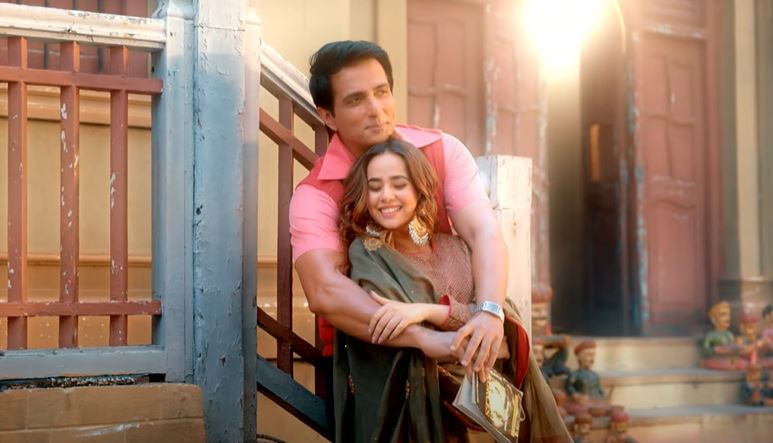 inside photo of sonu sood and sunanda sharma